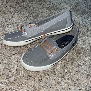 womens sperrys- 7